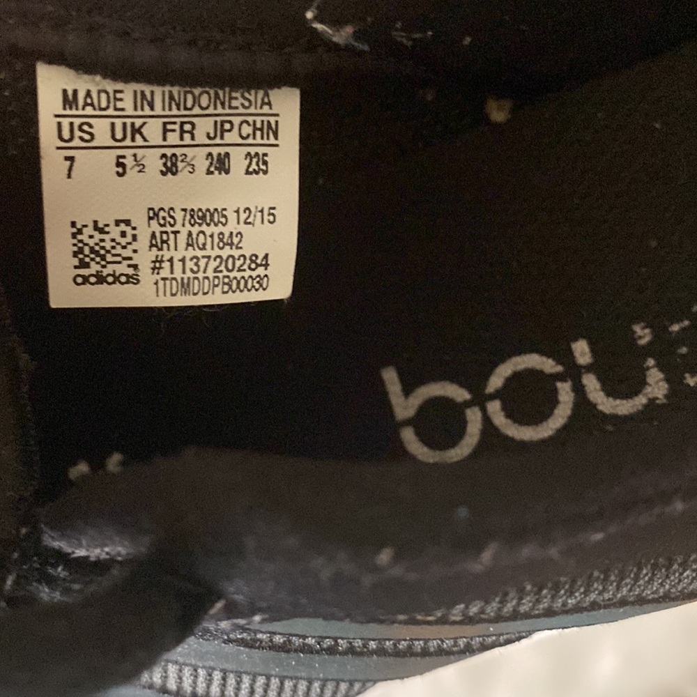🌻SALE🌻 Adidas shoes - Picture 5 of 6